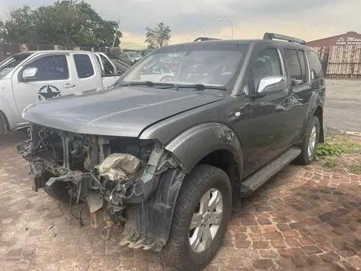  Dezmembrez Nissan Pathfinder R51 2.5dci automat din 2007