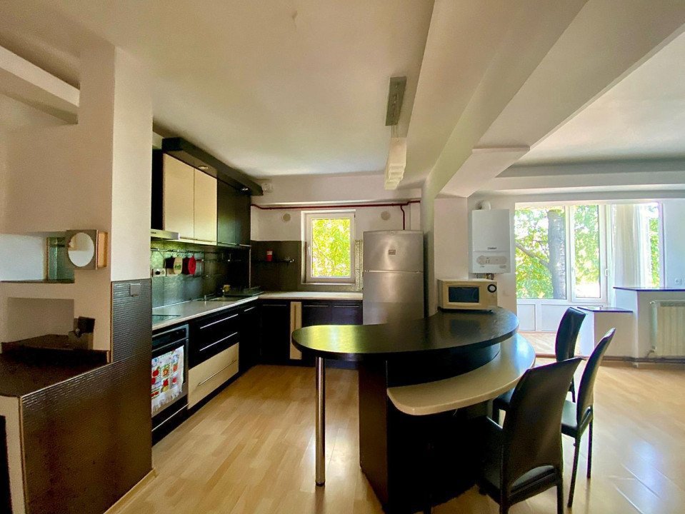 Apartament 4 camere, etaj 2, 97mp, zona Hurmuzachi, Radauti