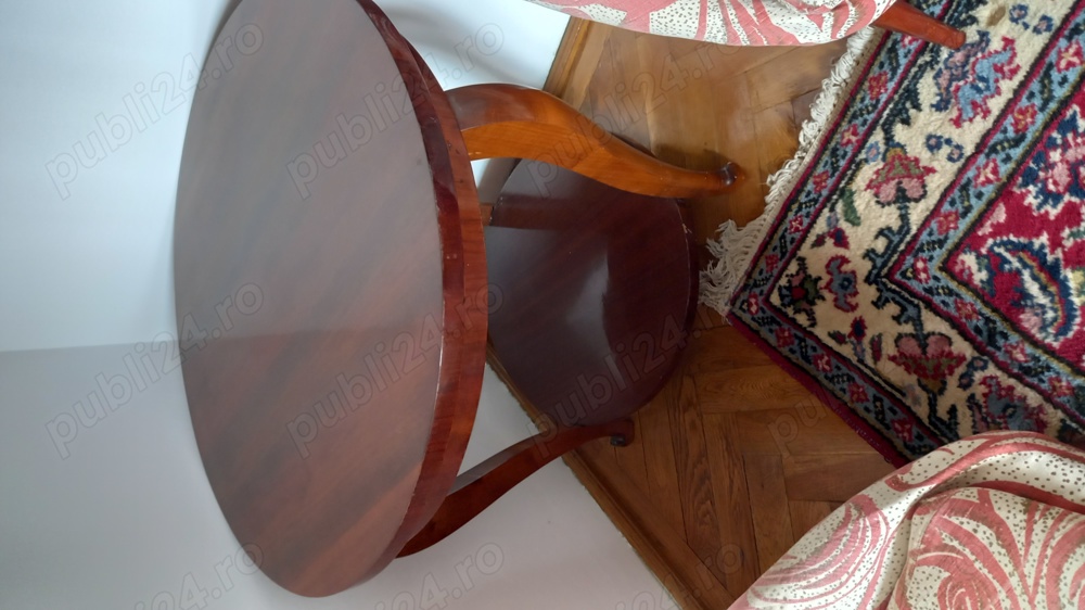 Vand masa din lemn masiv,model retro,lacuita,culoare inchisa,lacuita,stare f buna