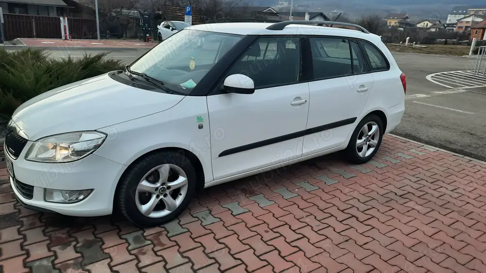 Închiriez Skoda Fabia Green Line Închiriez Skoda Fabia Green Line