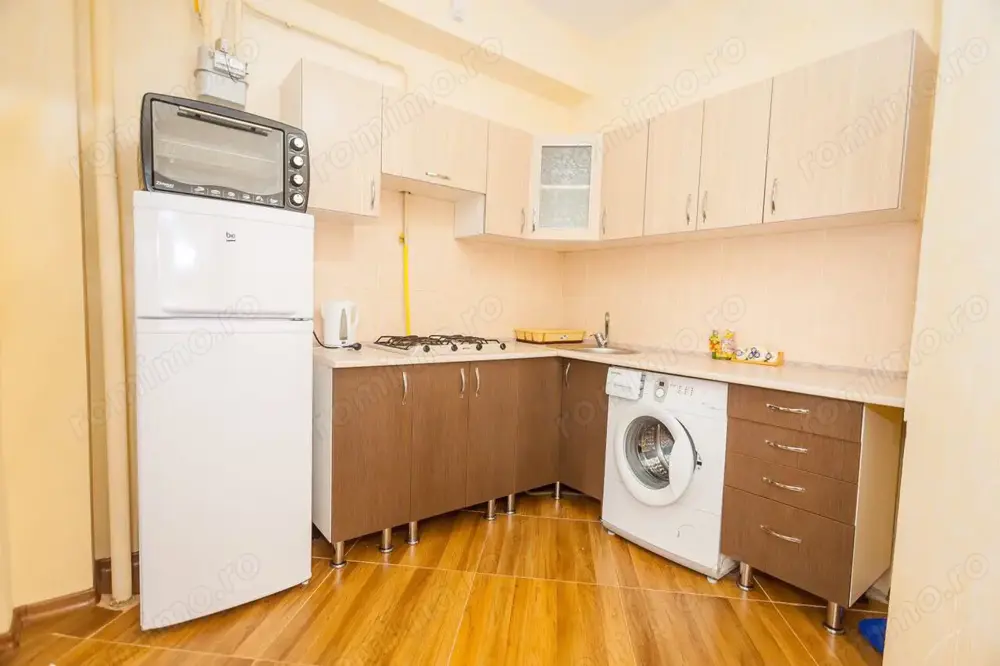 Garsoniera in zona Tractorul