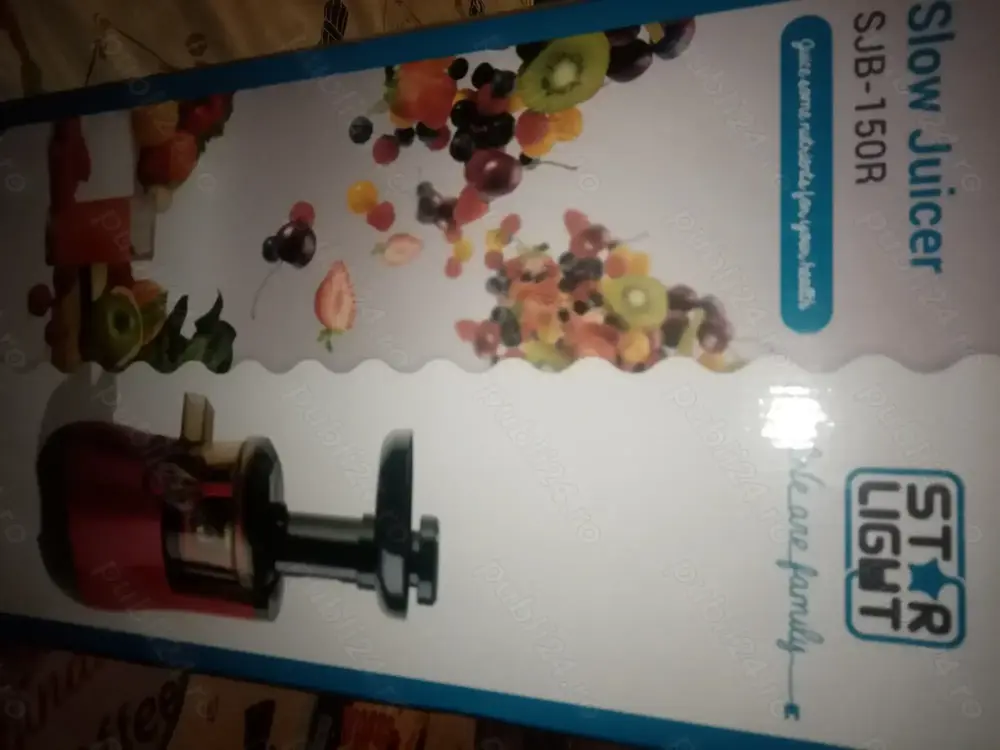 Vând storcator de fructe. Folosit o singura data 