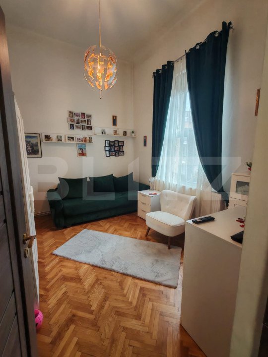Apartament cu 3 camere, curte comuna de 284 mp, locație excelentă, Gruia