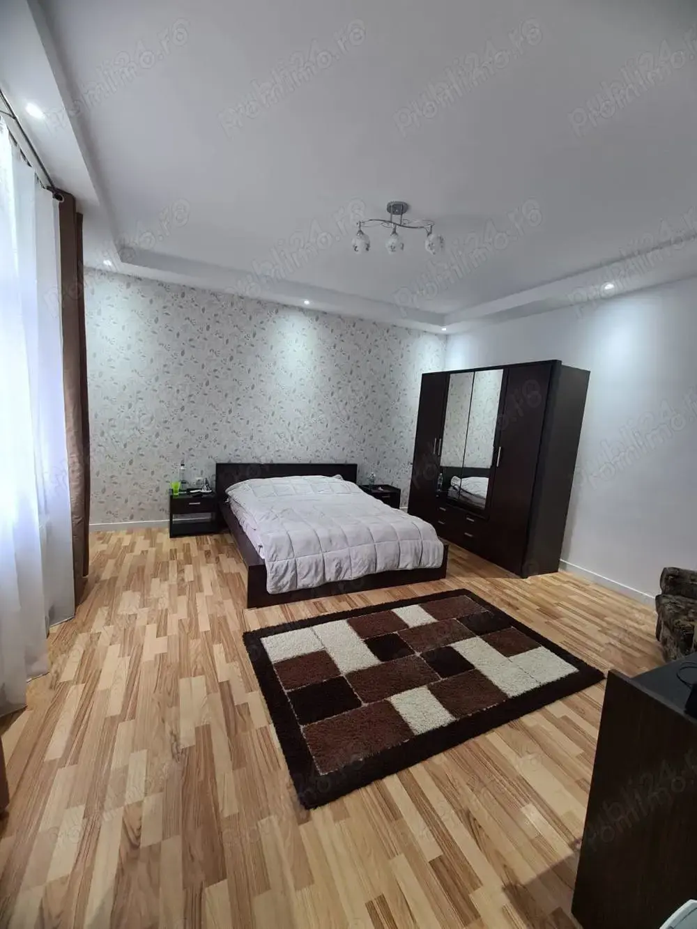 Apartament cu 3 camere la cateva minute de Colegiu Banatean