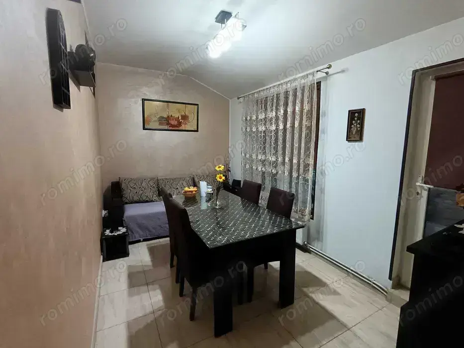 Apartament cu 3 camere amenajat boxa Sinaia