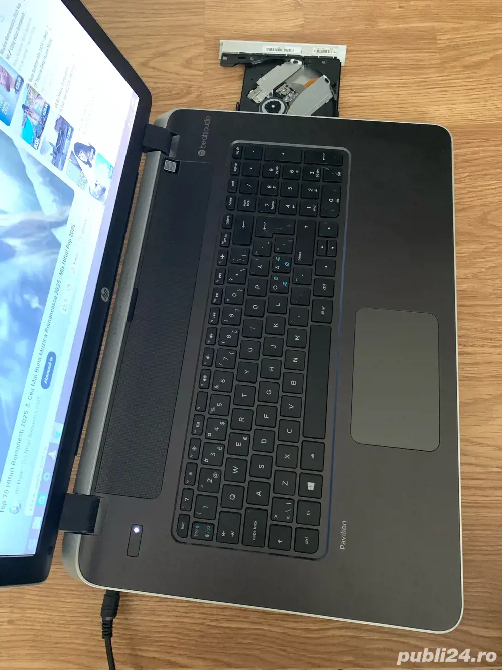 Laptop HP Slim Display mare 17,3 inch Led,5gb ram ddr3,500gb memorie perfect functional cu incarcato