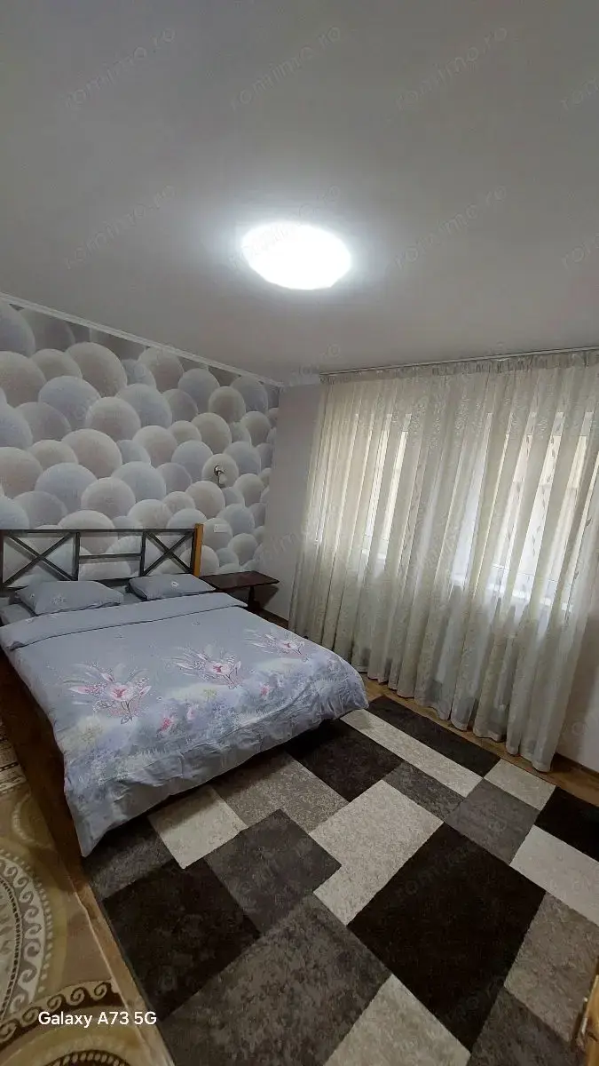 Apartamnet cu 3 camere de inchiriat in zona Bartolomeu