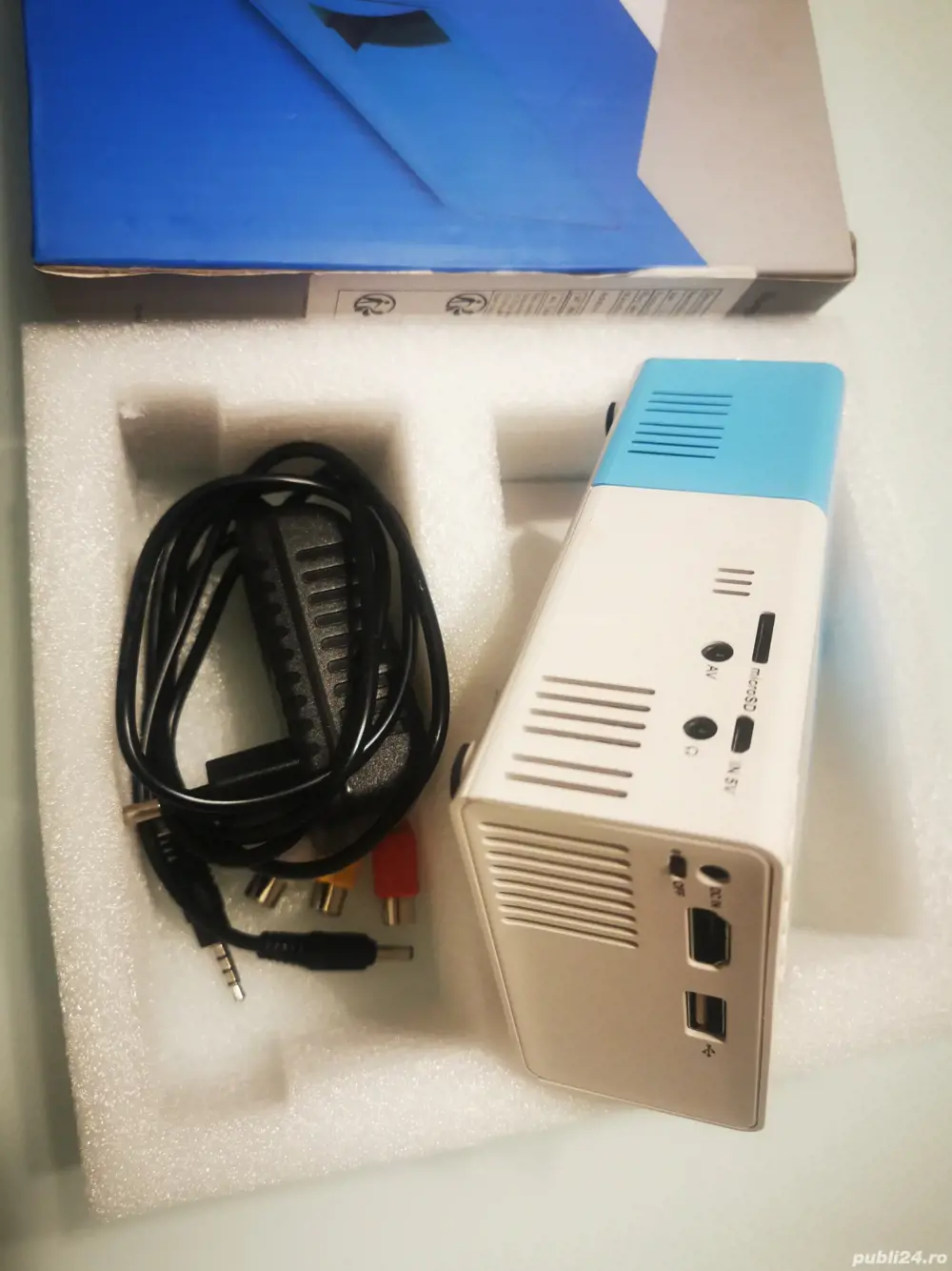 Videoproiector mini. 