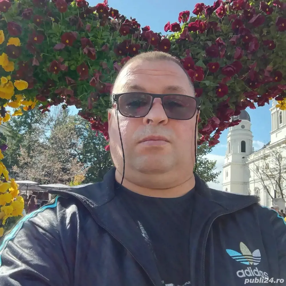 Apartament 2 camere decomandat închiriez 