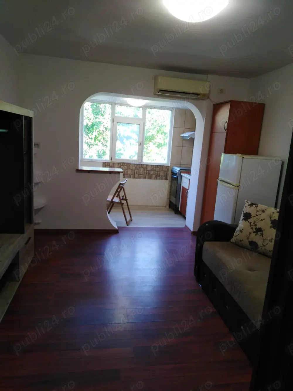 Proprietar ofer spre inchiriere aparatament cu o camera