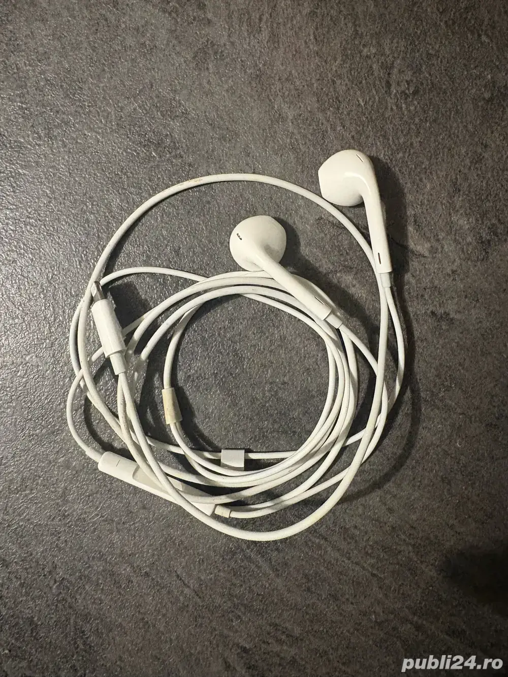 Vând caști Iphone