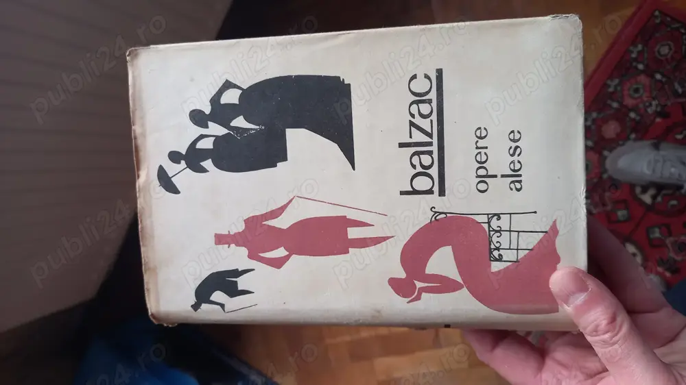 Vand mai multe cărți captivante, istorice și de cultura generala