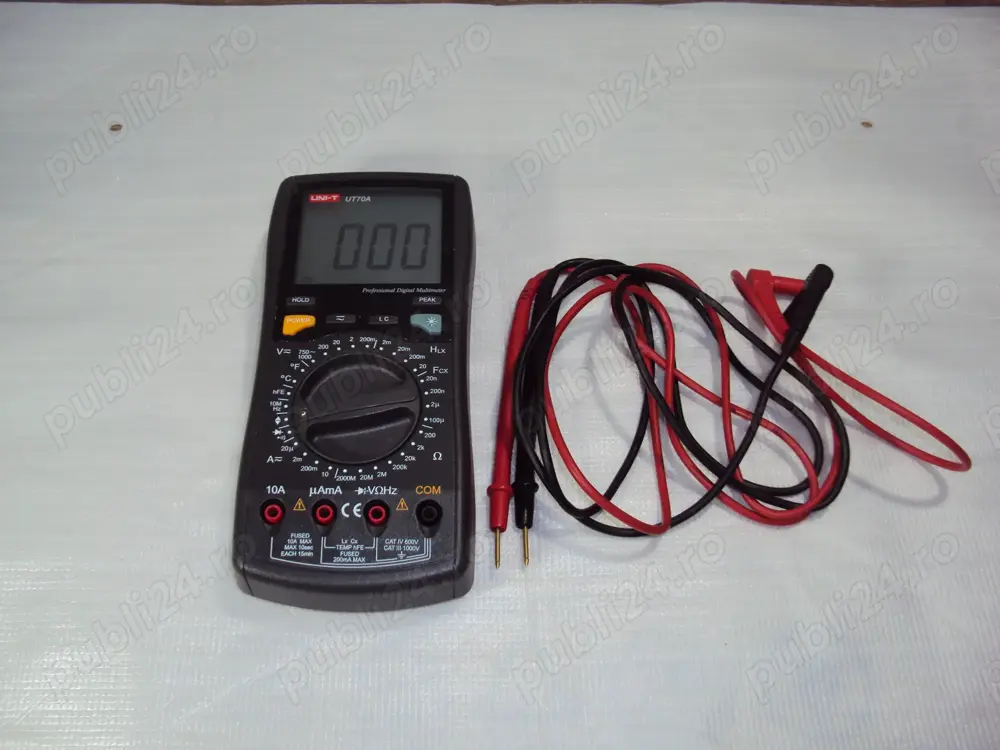multimetru profesional UT 70A