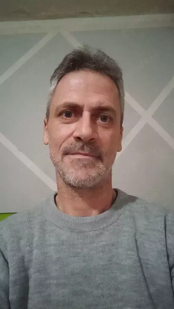 Caut sa muncesc.