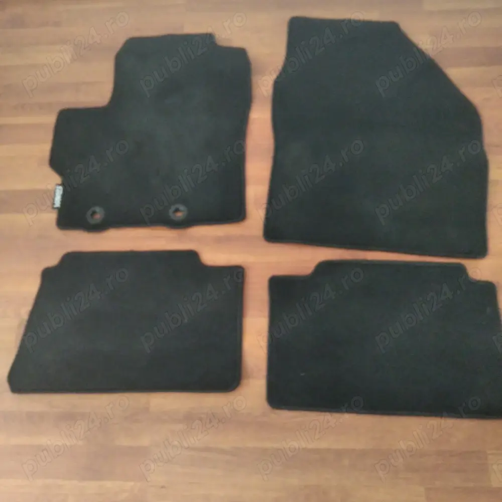 Huse originale Toyota Yaris