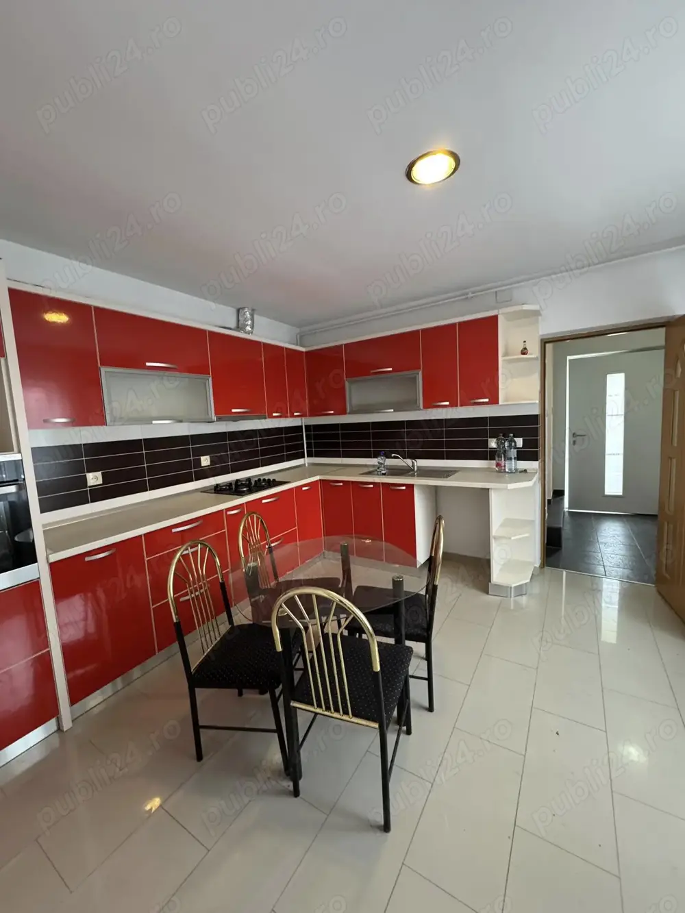 Vând casă în Roman 