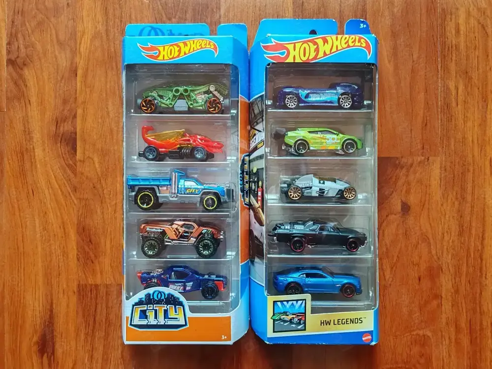 vand set masinute HOT WHEELS  City 2019 , HW legends 2021  ,, noi in cutie ,,