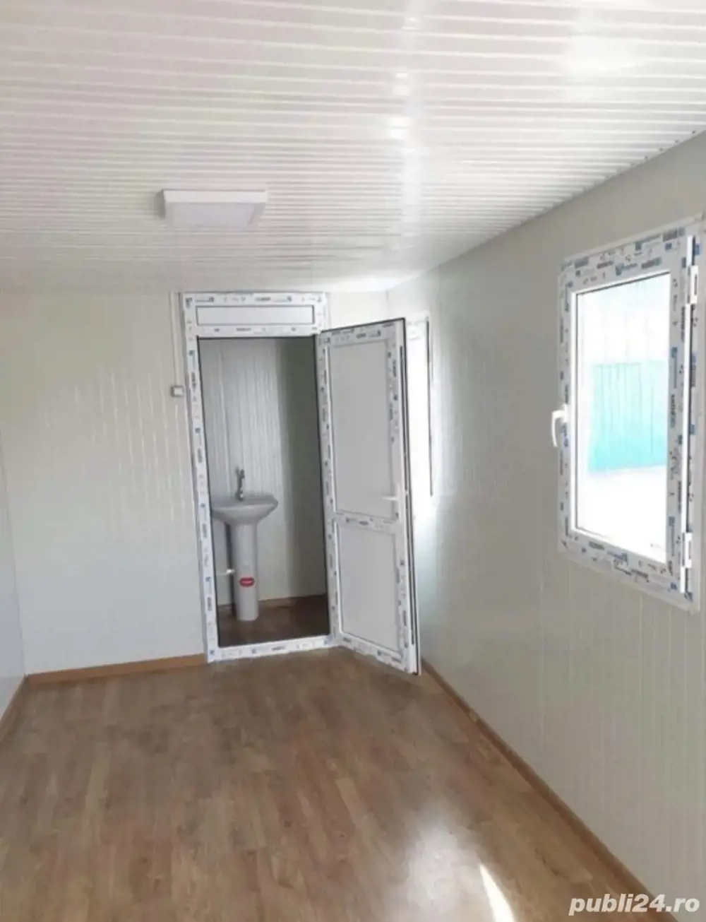 vand containere din panouri sandwich 