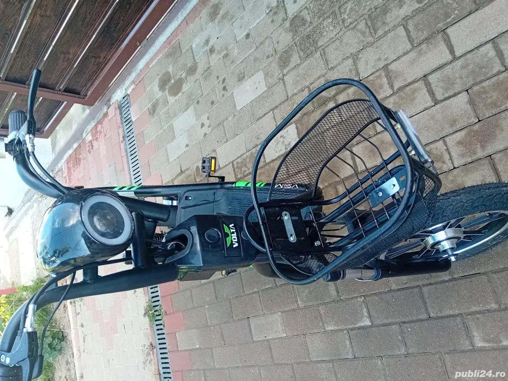 vând bicicleta electrică funcționează perfect 