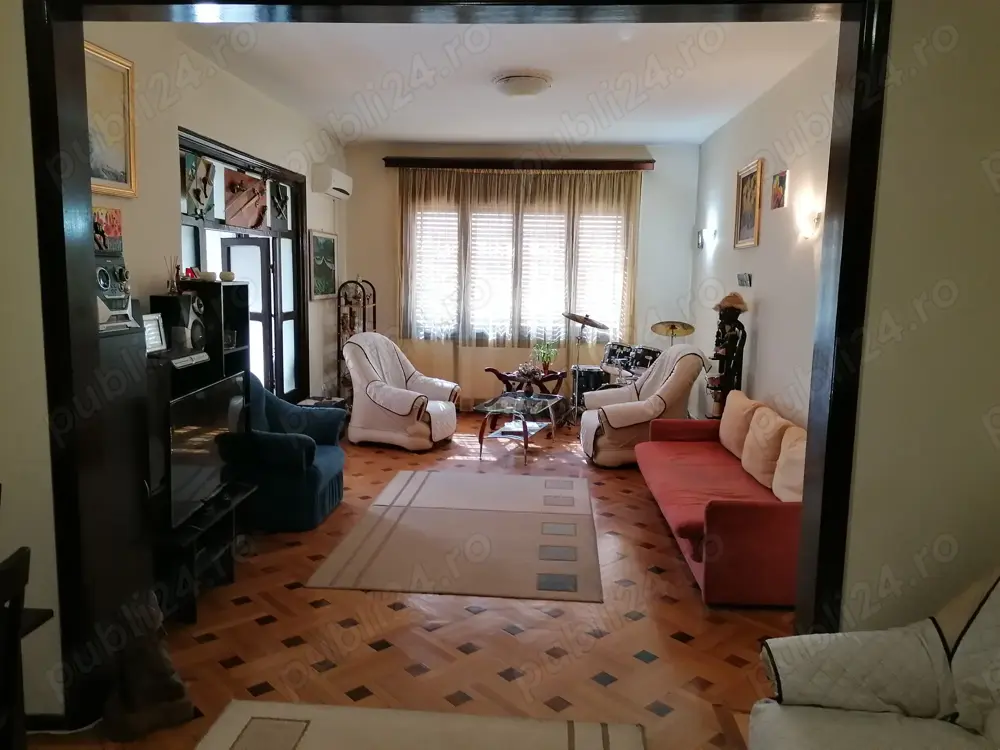 PROPRIETAR! Ultracentral, KM 0, apartament 3 camere, spațios și luminos - Bloc consolidat!.