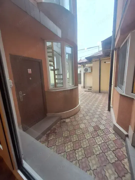 Capitol, imobil P+1, IDEAL BIROURI, 150 mp., curte