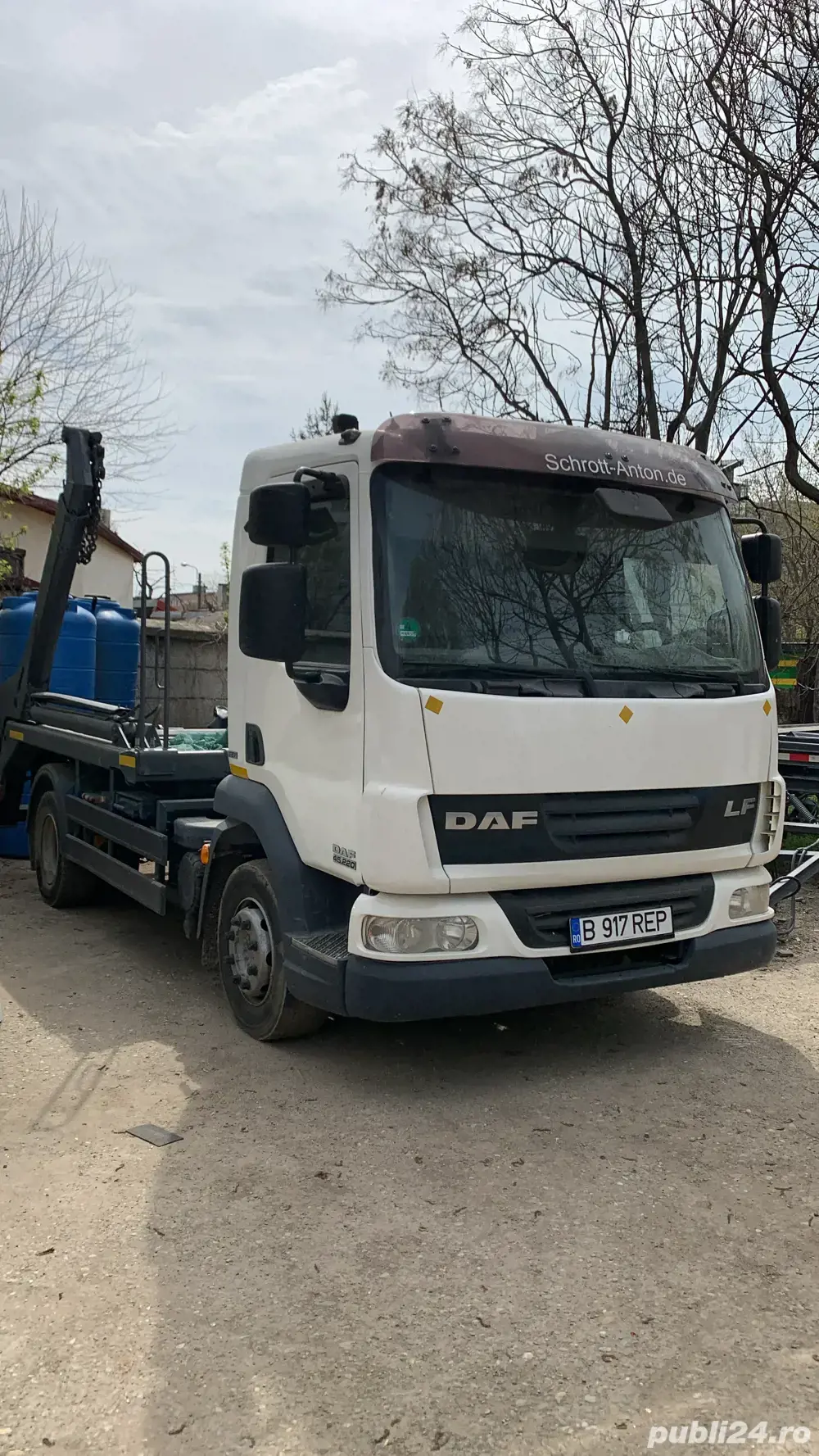 Port container DAF LF220 