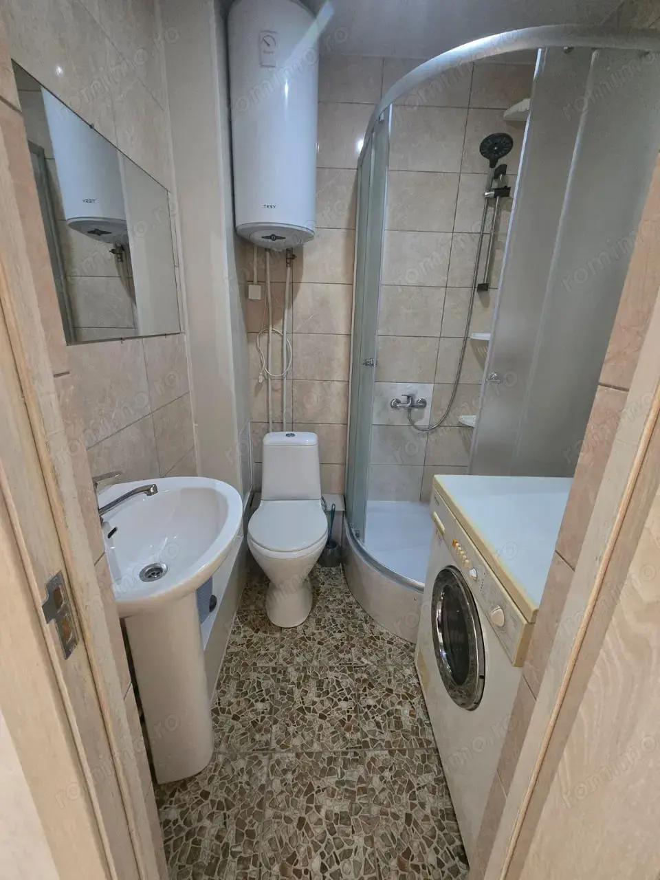 Se ofera spre inchiriere garsoniera in zona Dristor