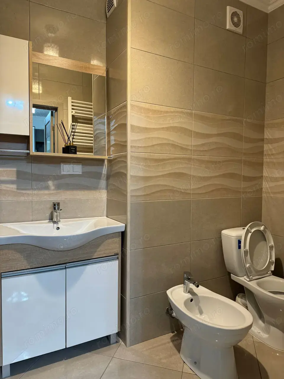 2 camere  aproape de mijloc de transport (Lujerului)