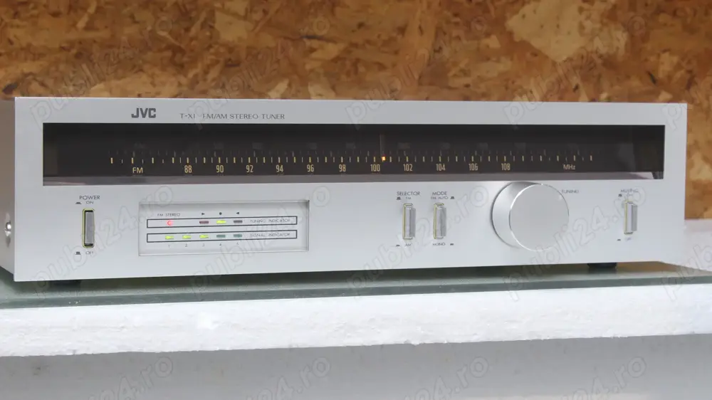Tuner JVC T-X1(Japonia).