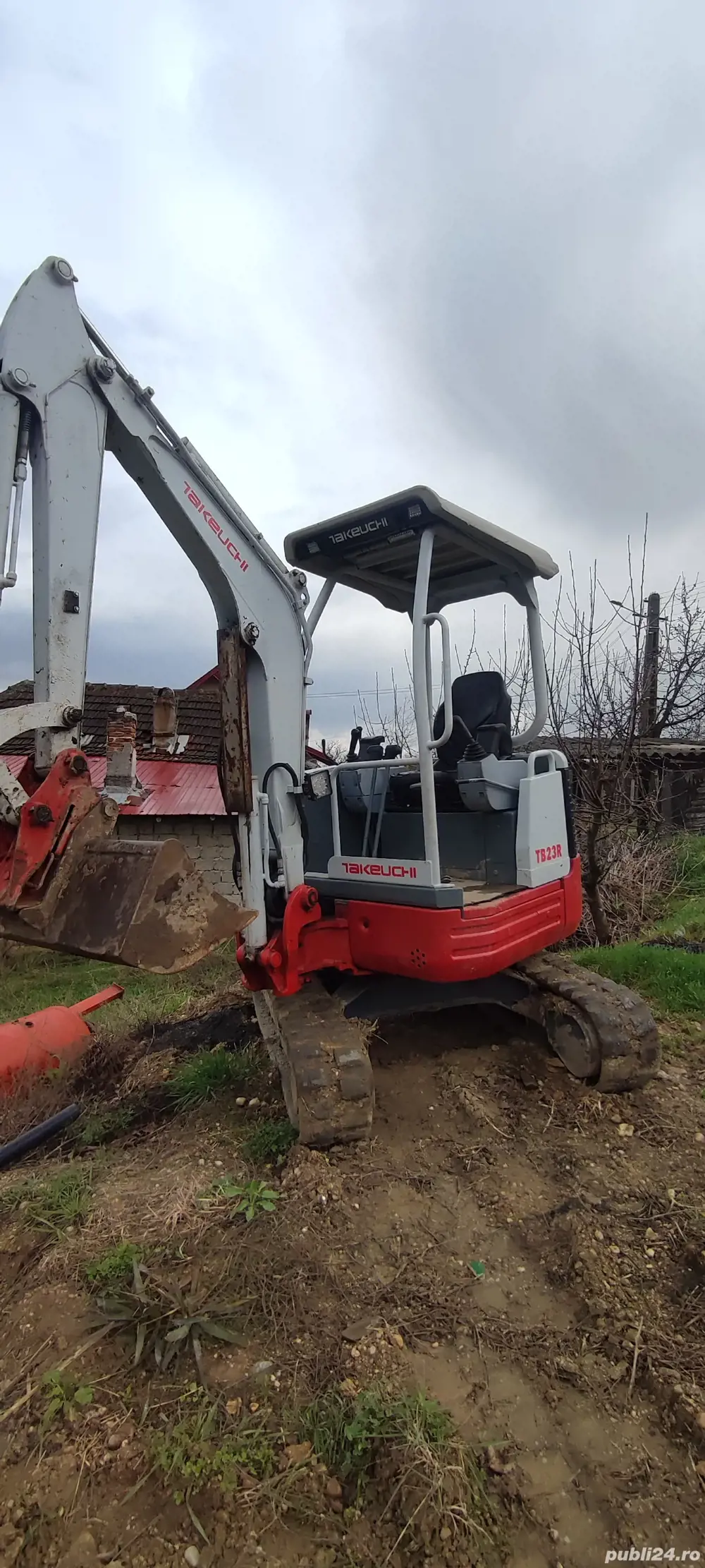 Miniescavator TB 23R