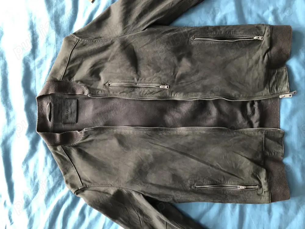 Geacă    Jsbsjsjsjjs