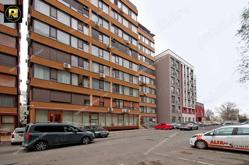 Vanzare spatiu comercial in Galati, pe str Tecuci, sup 170 mp utili, 3 sali, in bloc nou