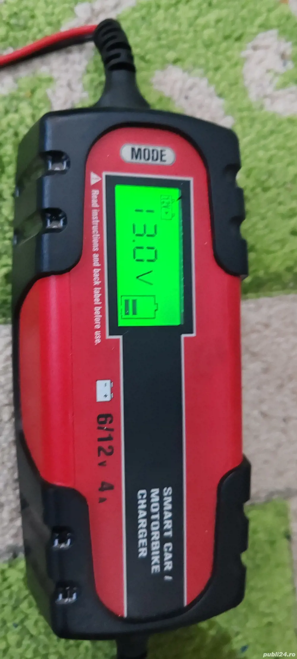 Incarcator auto-moto ca Nou.