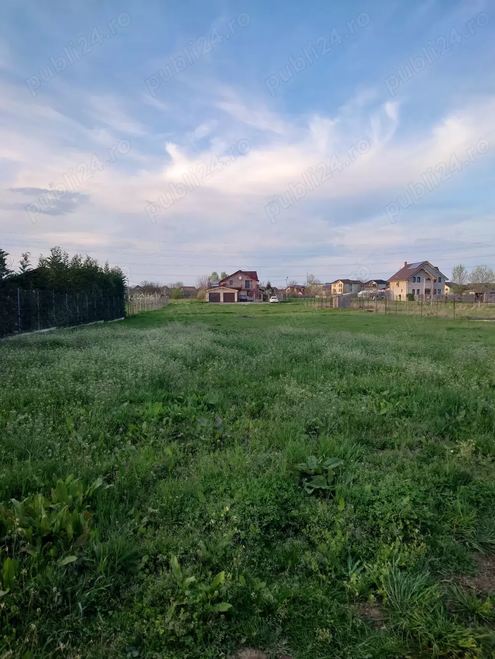 Vand teren in Giroc, in vatra satului, intre vile noi, cu toate utilitatile in fata