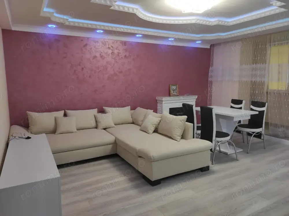 Apartament cu 3 camere de vânzare în Berceni