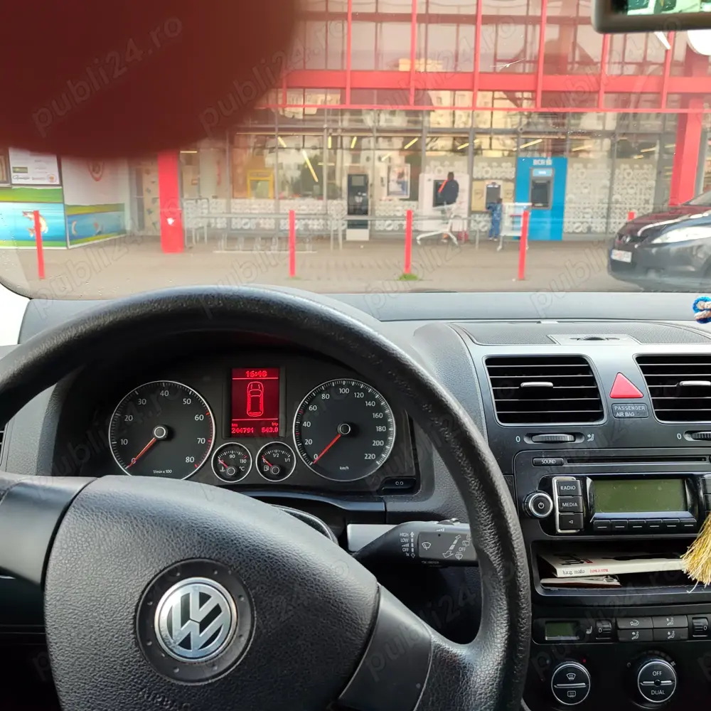 Vând Golf 5,Anul 2009