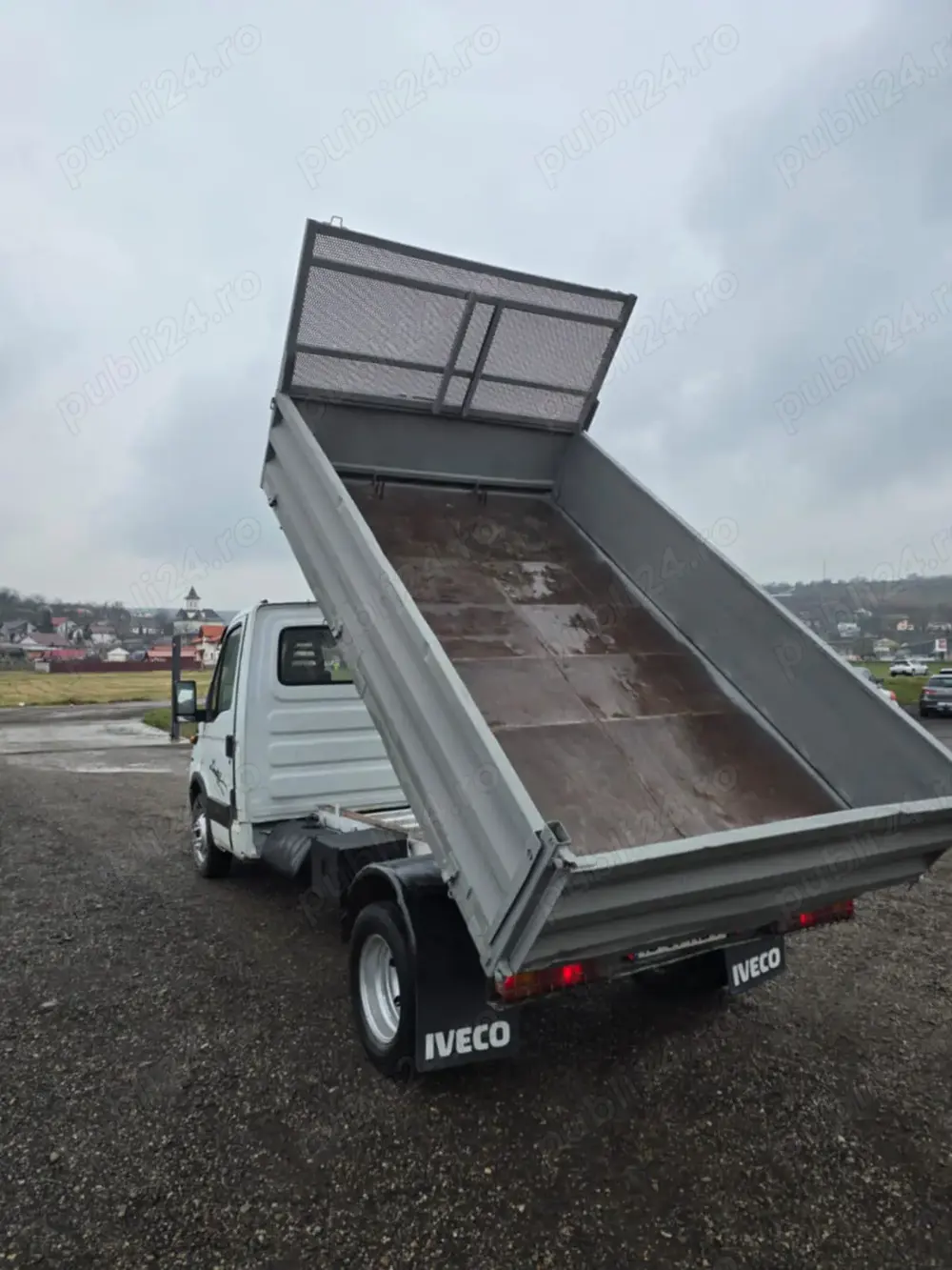 Transport basculabil 