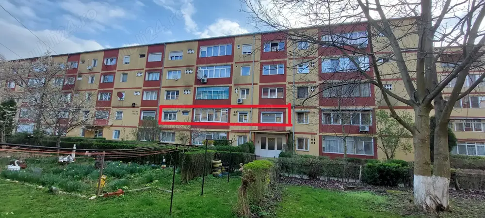 Vand apartament 3 camere,etaj 1din 4,centrala proprie,Govandari-disponibil imediat