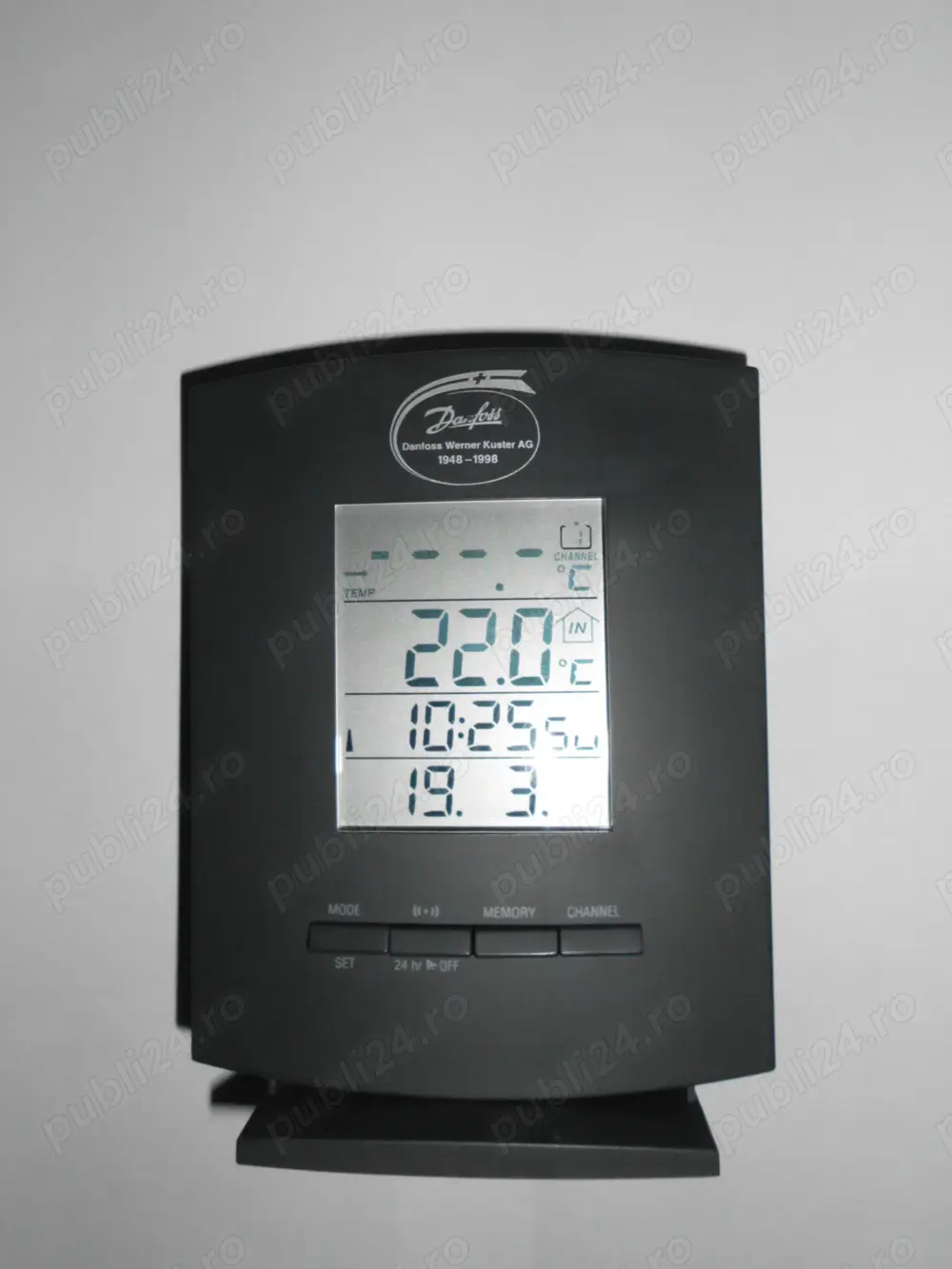 Ceas digital de birou afisaj LCD   data   temperatura interior - exterior   2 alarme
