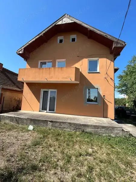Vand casa cu etaj in Remetea Mare jud.Timis,240 mp locuibili si 1500 mp teren