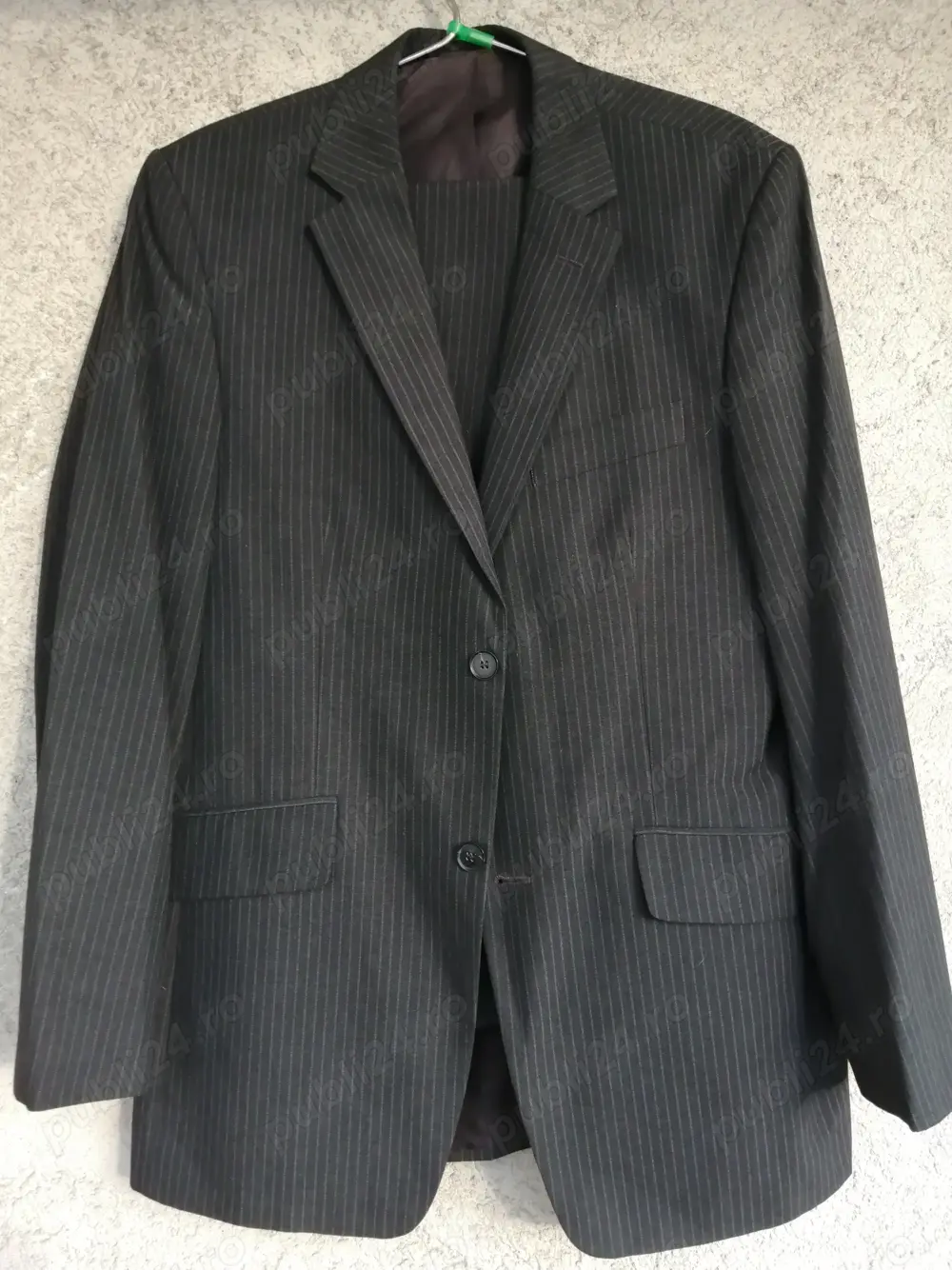 Vand costum de haine pentru barbati