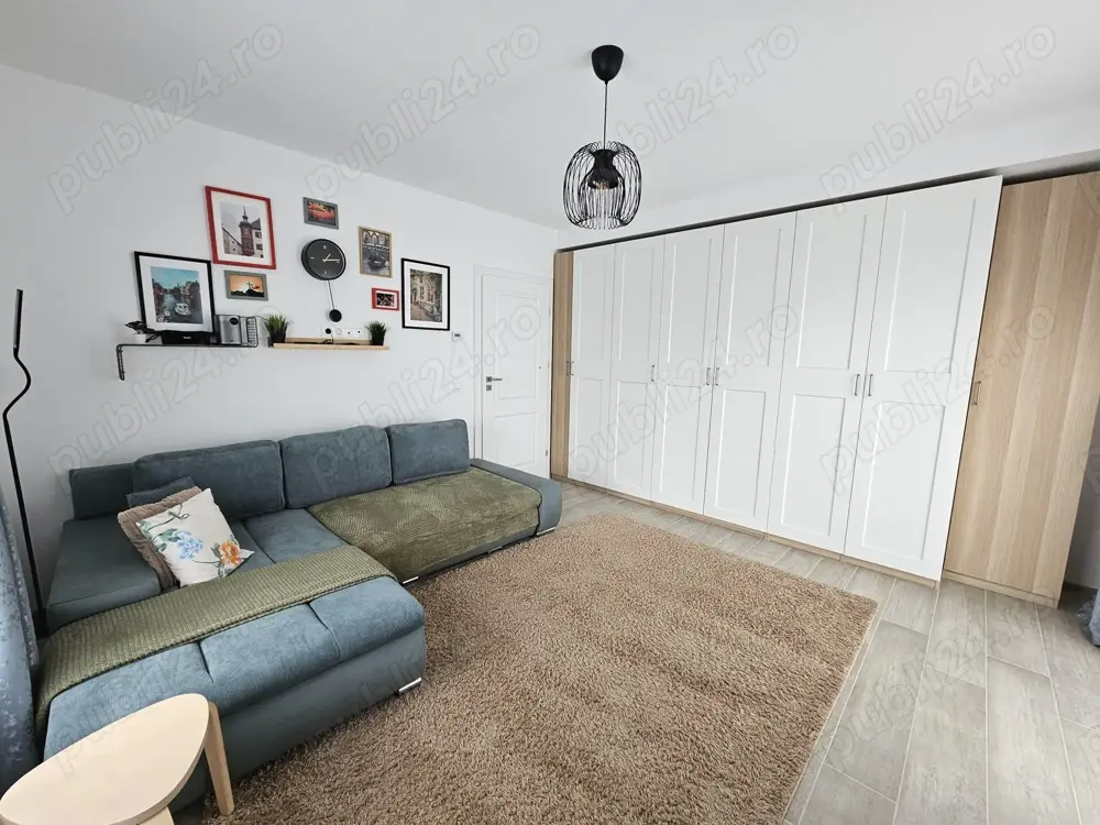 Apartament 2 camere decomandat, curte proprie, 2 locuri parcare