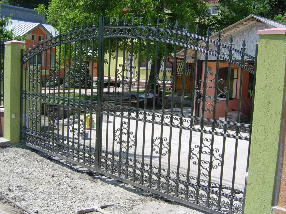 Fier Forjat, Porti, Garduri, Balustrade