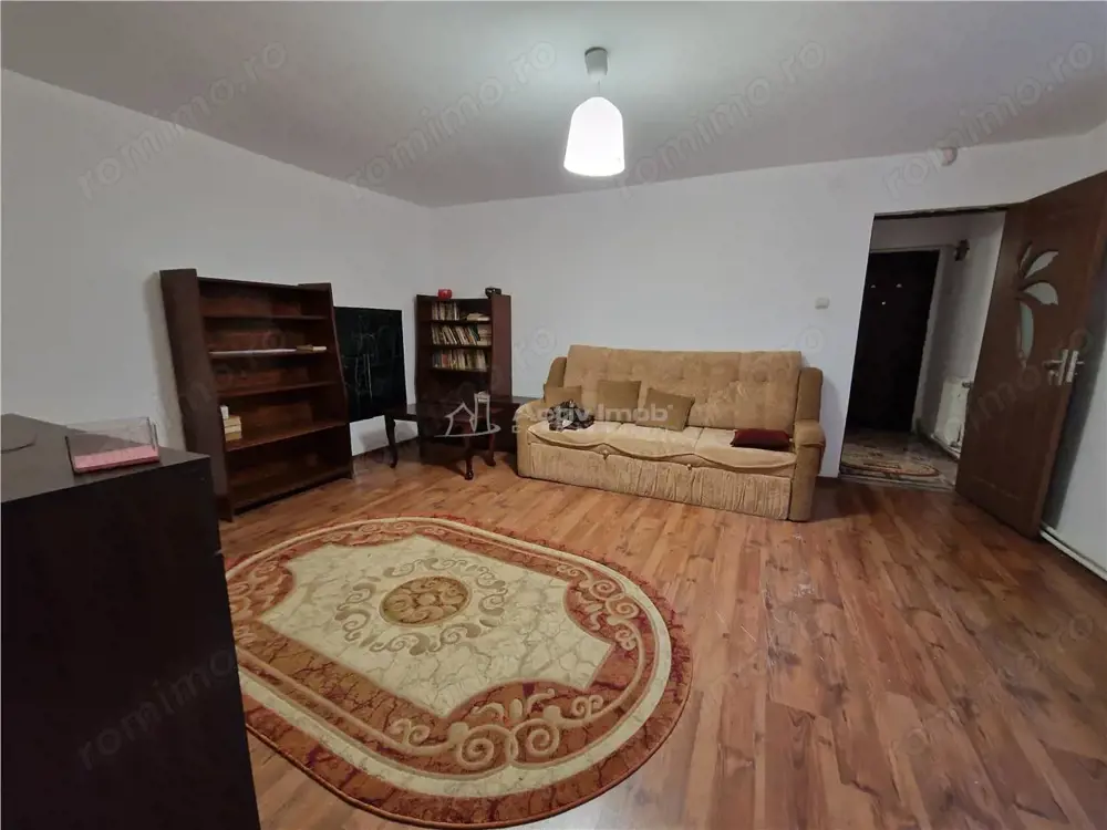 Casa pe sol,pretabila - cabinet, gradinita, locuinta -  Liceul Fratii Buzesti Casa pe sol,pretabila - cabinet, gradinita, locuinta -  Liceul Fratii Buzesti