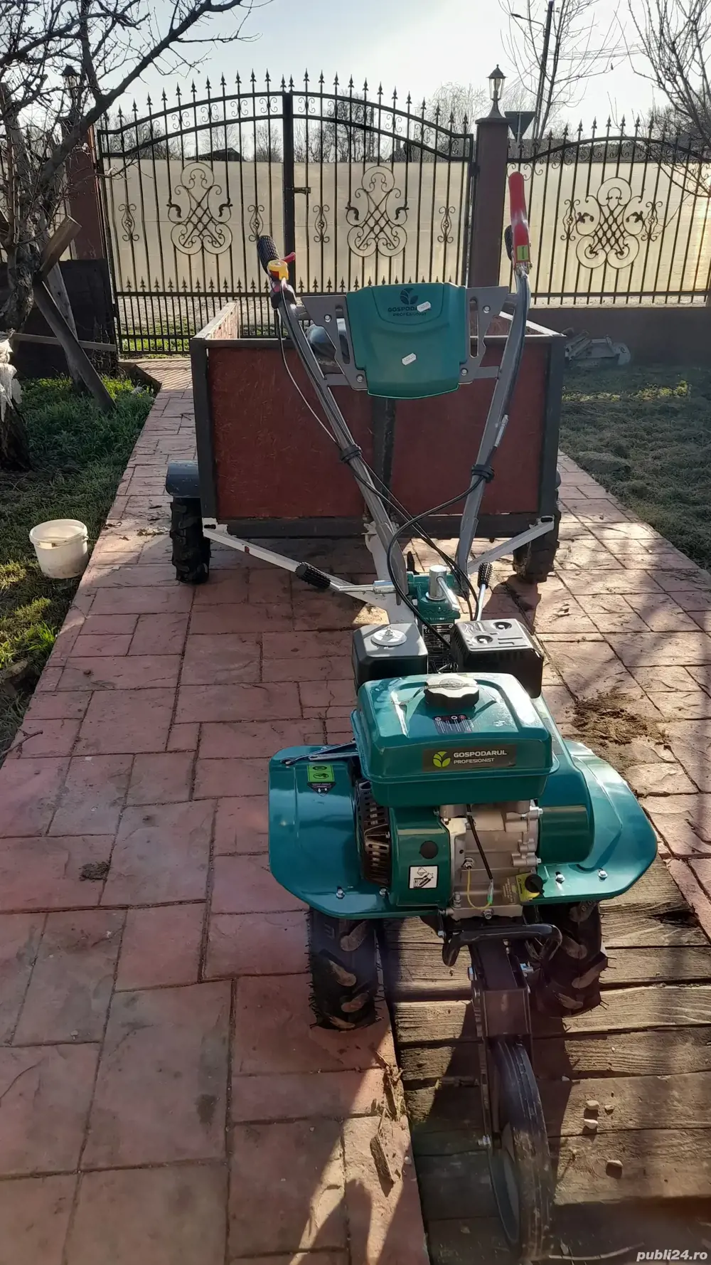 Vind motocultor cu remorca