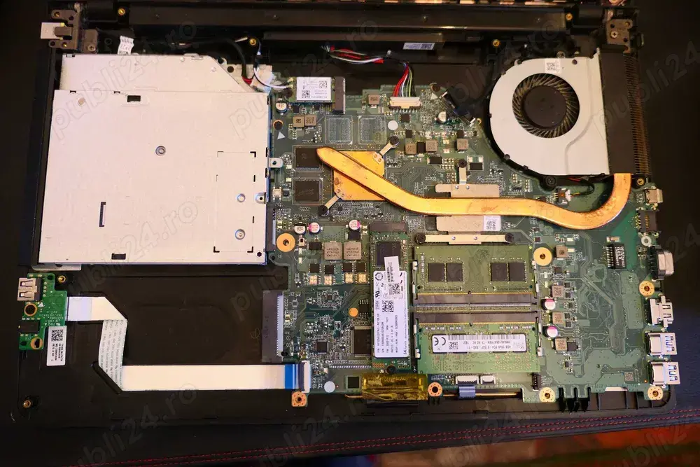 Dezmembrare Laptop Acer Aspire E5-575G Carcasa LED 15,6 Placa SSD 256