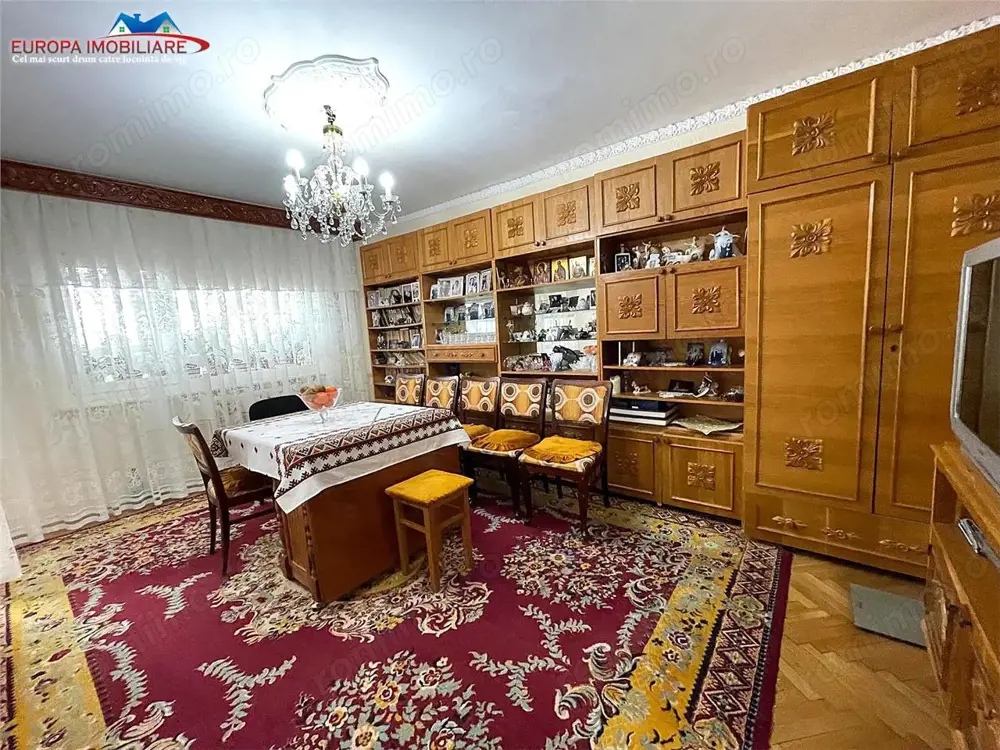 Apartament 4 camere zona Victoriei Tulcea