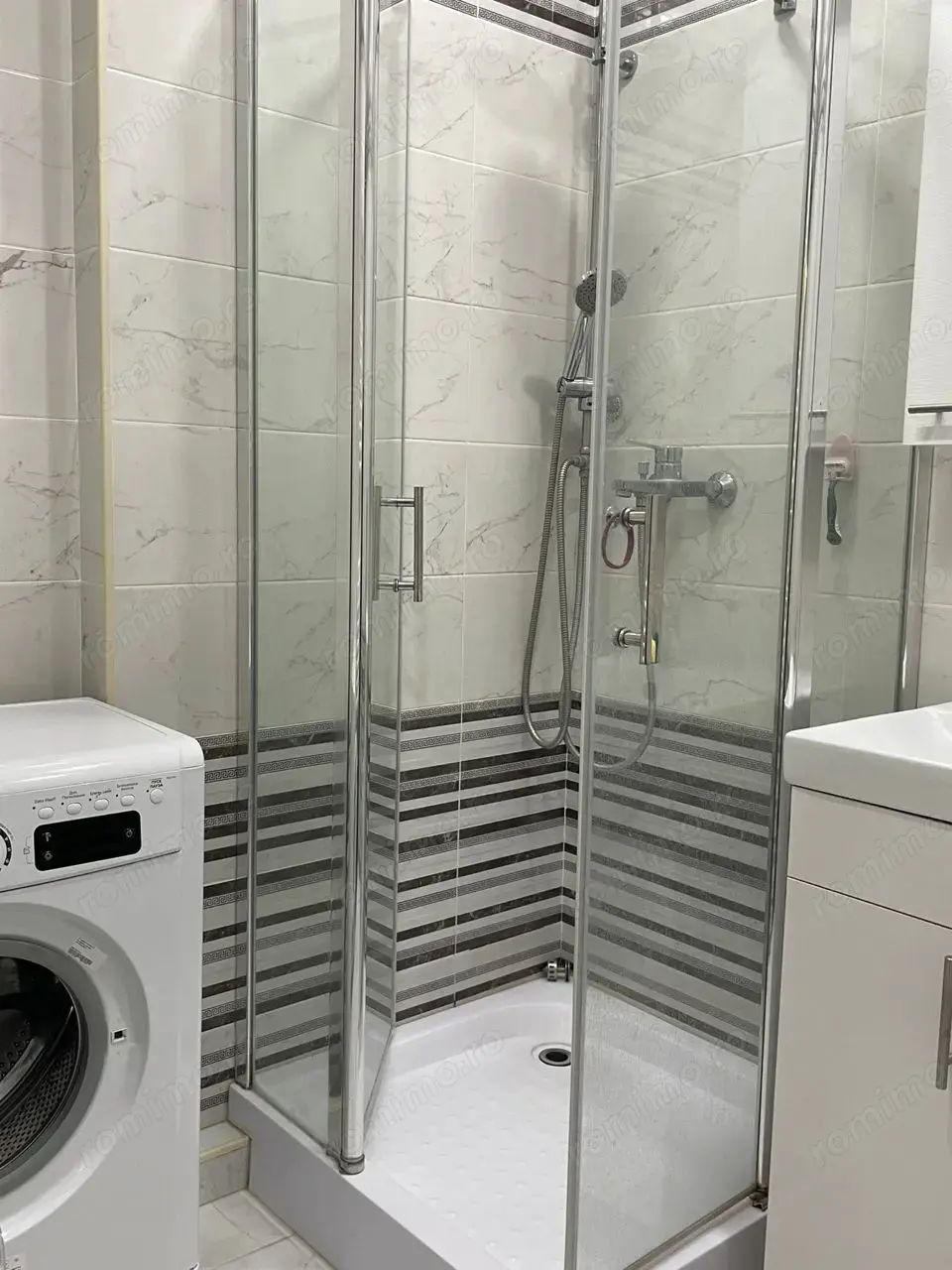 Garsoniera de inchiriat in zona Universitatii Piata Romana Garsoniera de inchiriat in zona Universitatii Piata Romana