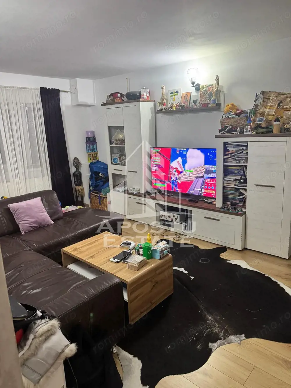 Apartament cu 3 camere, centrala proprie, zona Lipovei