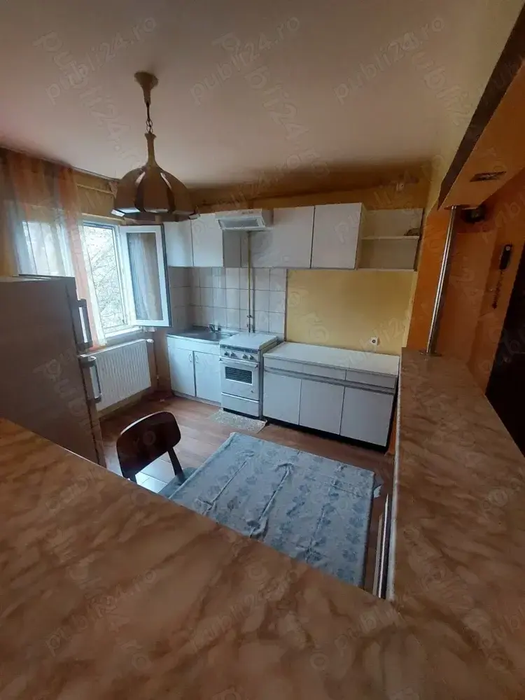 De vanzare apartament cu 3 camere  Circumvalatiunii-Favorit etaj 3 amenajat centrala